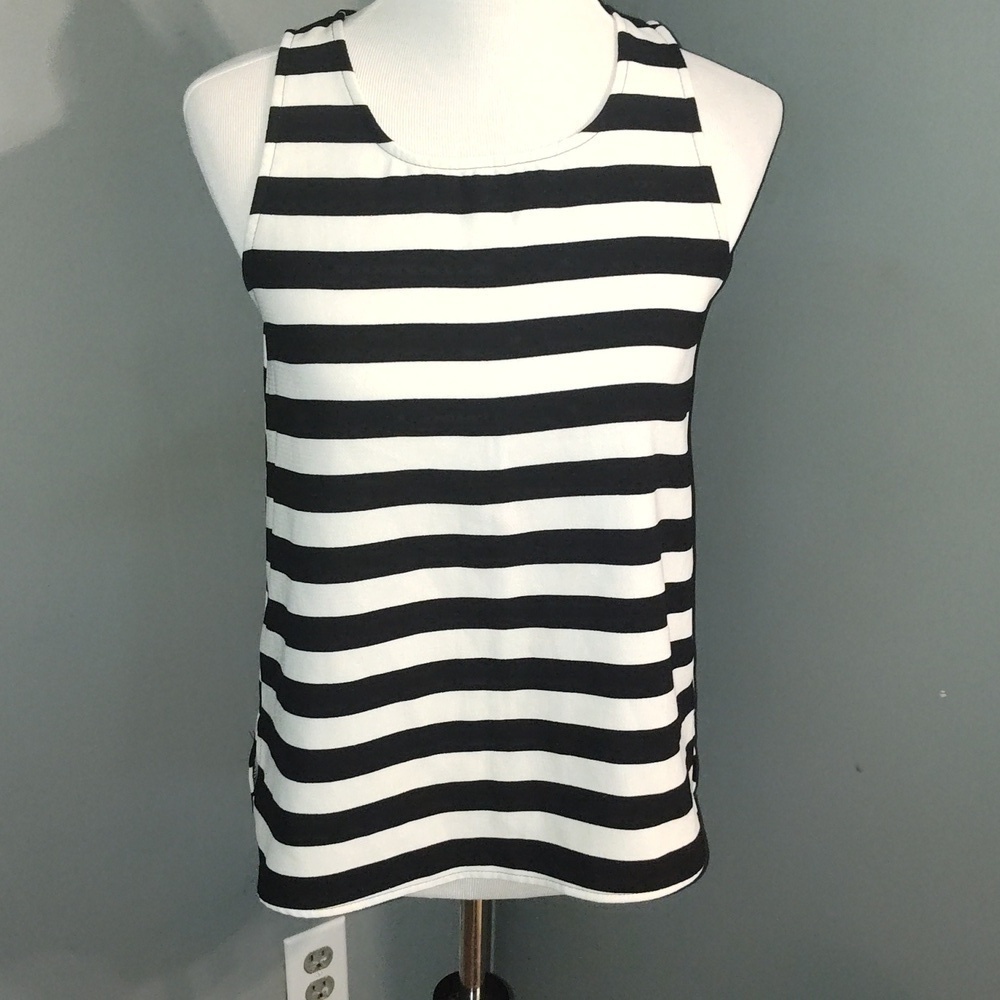 Everly Black And White Stripped  Size small